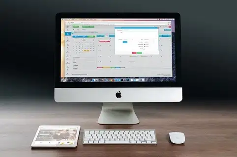 Bildschirm, Tastatus, Mau, iPad auf Tisch